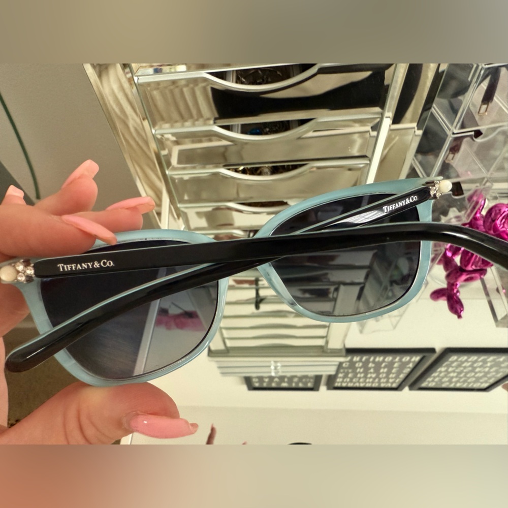 Tiffany & Co gradient sunglasses!